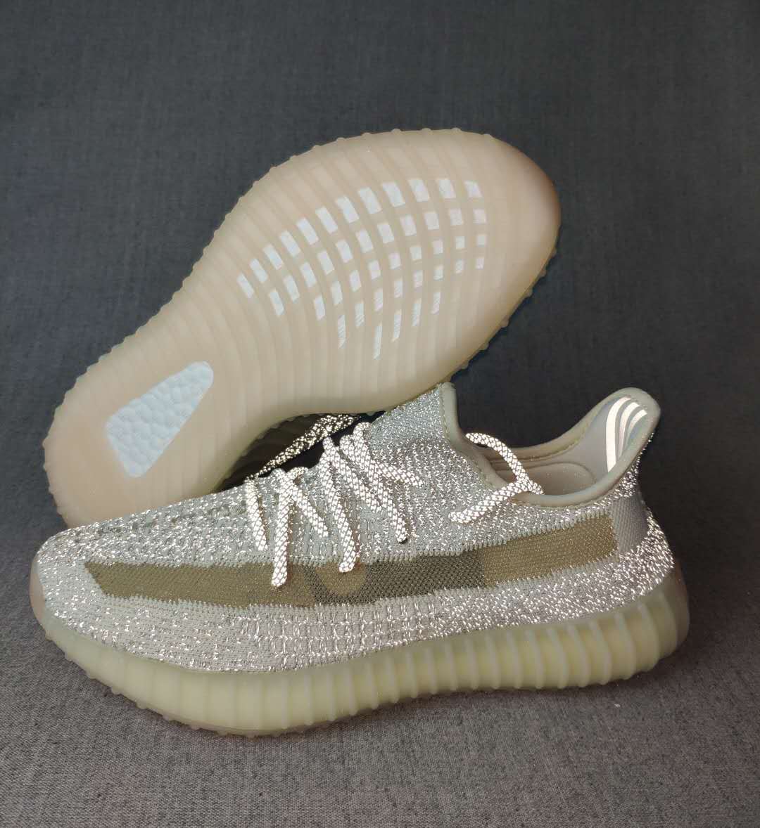Yeezy 350 V2 Sneakers Silver Olive