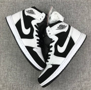 Jordan Air Jordan 1 High Black and White Sneakers 554724-113