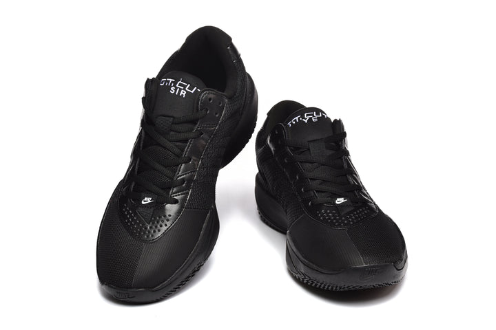 Nike 872-27 Black Low-Top Sneakers
