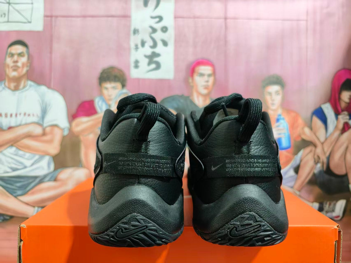 Nike Zoom Basketball Shoes in Black