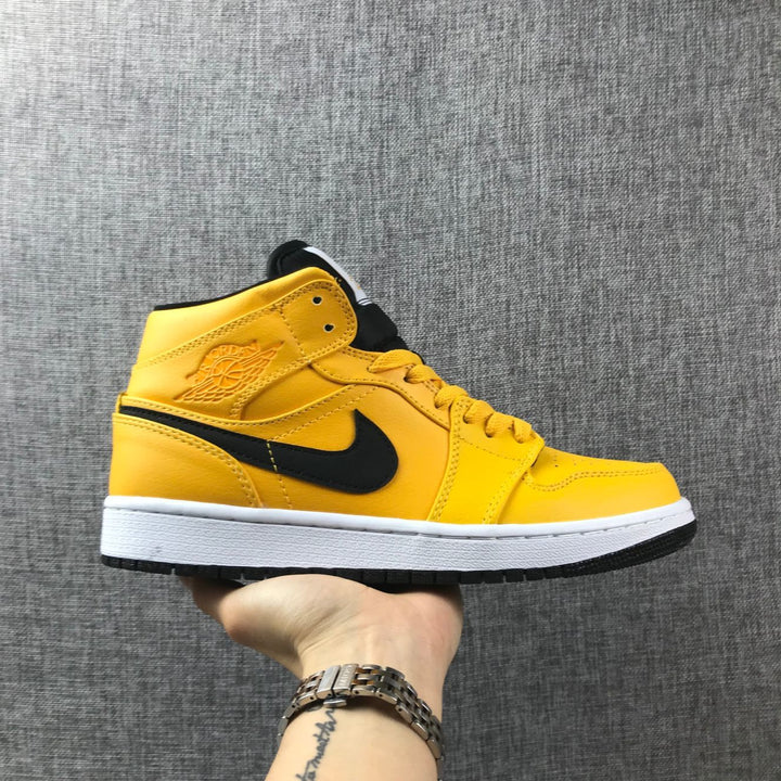 Jordan Air Jordan 1 Mid Yellow Black White 554724-700
