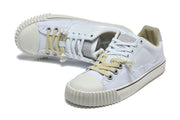 Low-Top White Canvas Sneakers with Contrast Laces
