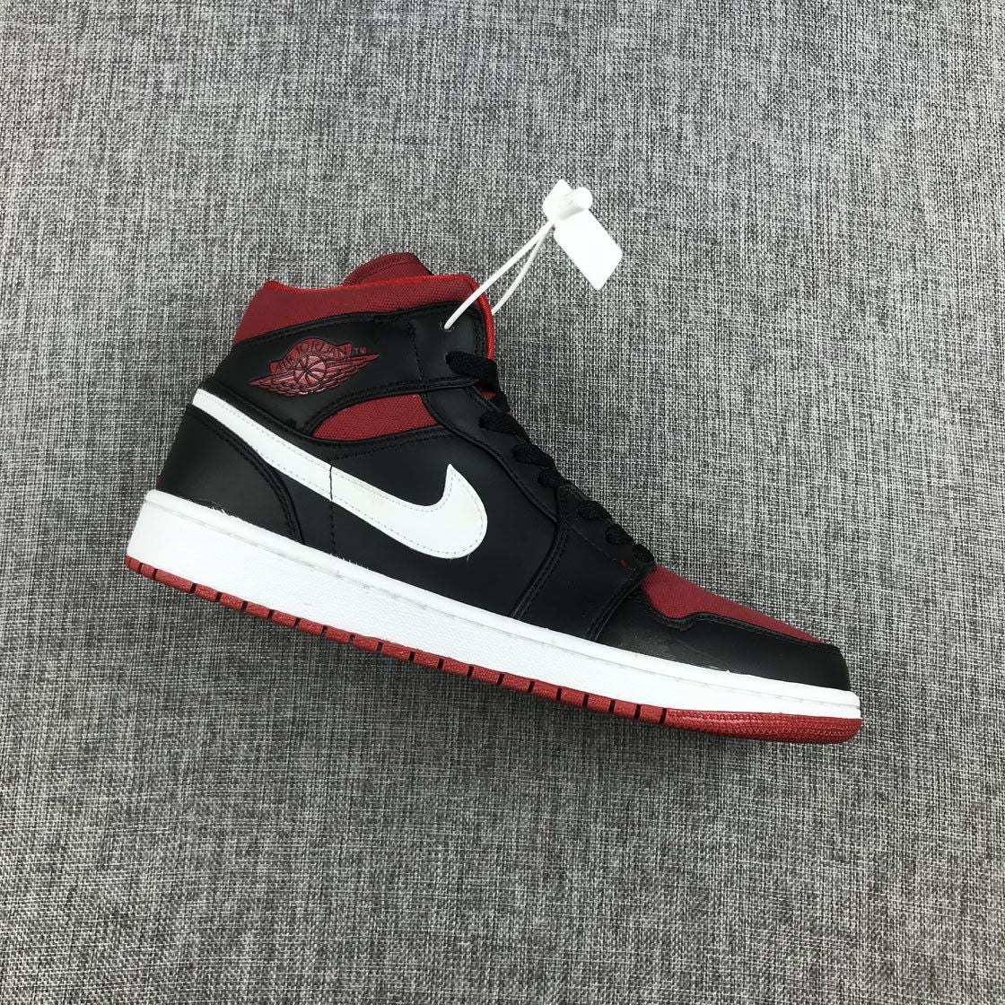 Jordan Air Jordan 1 Mid Black Red Sneakers 554724-020
