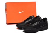 Nike 872-27 Black Low-Top Sneakers