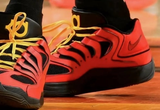 920-4 Red High-Top Sneakers