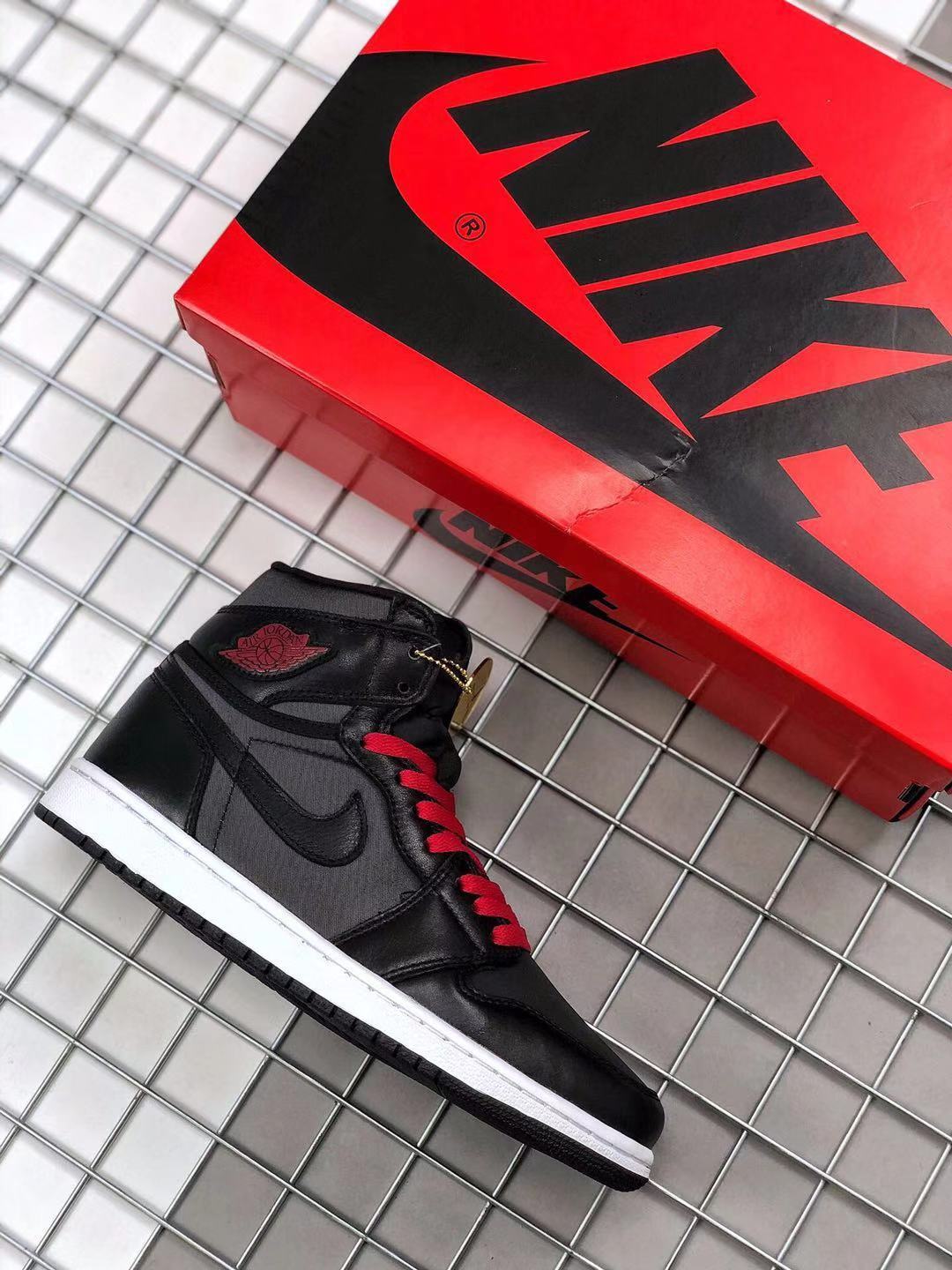 Jordan Air Jordan 1 High OG Black Satin Black/Red Sneakers
