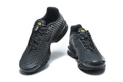 Nike Air Max Plus SE Black Sneakers